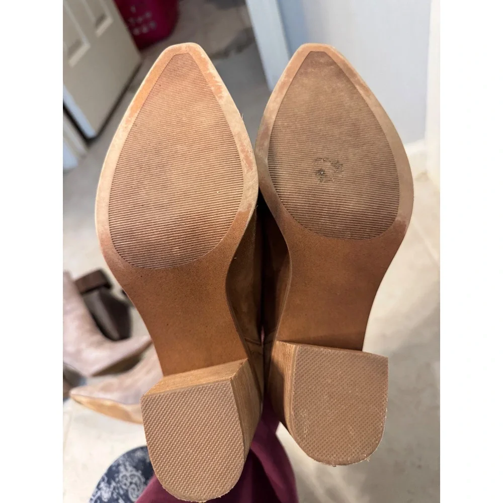 Steve Madden HAVANNA Suede V-Cut Ankle Booties – Cognac Brown‎ – Size 7